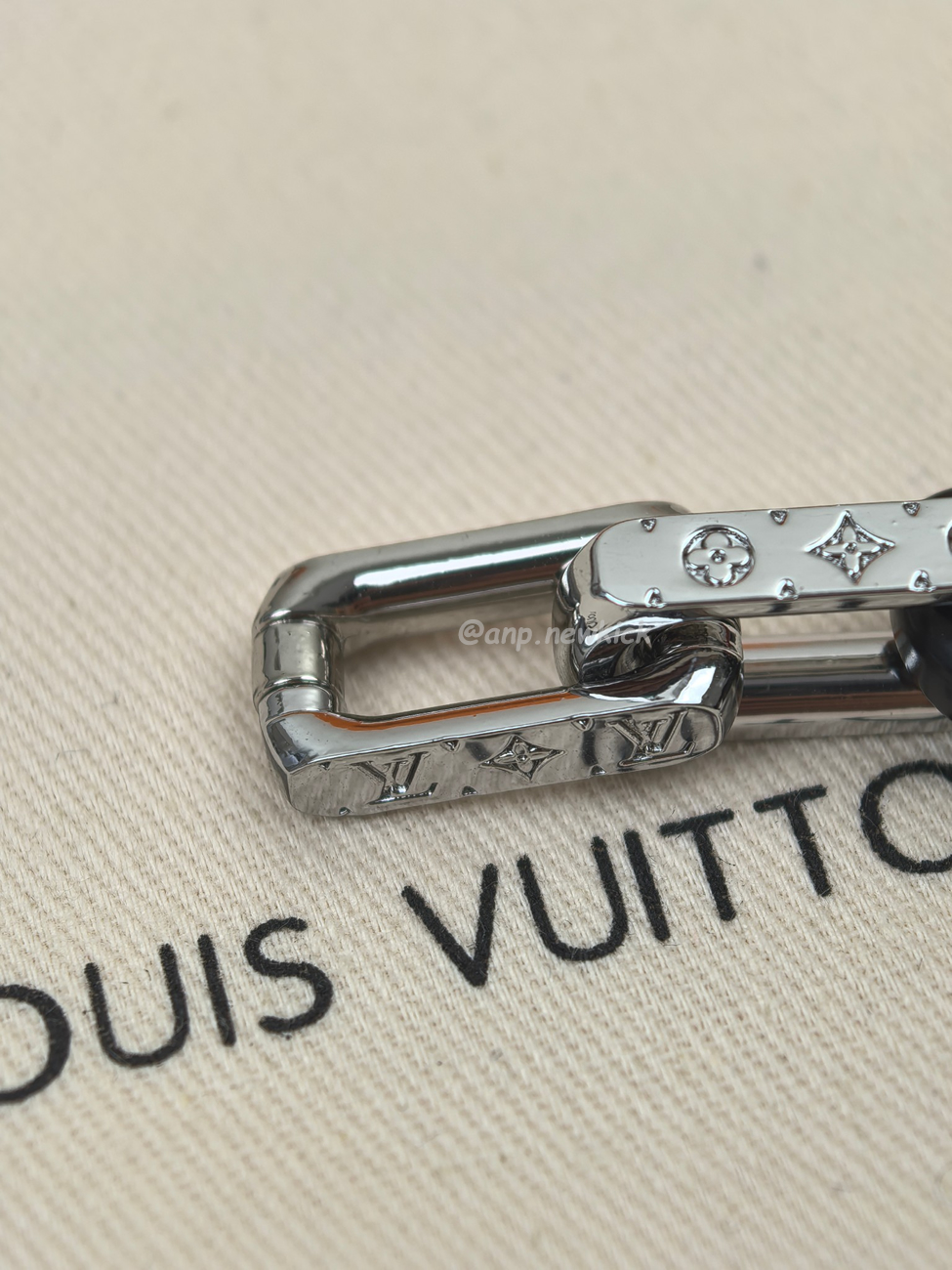 Louis Vuitton Monogram Chain Necklace M00677 (9) - www.newkick.vip