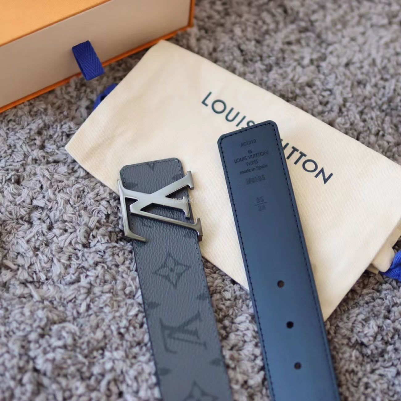 Louis Vuitton Reversible Belt Initiales Monogram Eclipse Reverse 40mm Gray M0285t (3) - www.newkick.vip Louis Vuitton Reversible Belt Initiales Monogram Eclipse Reverse 40mm Gray M0285t (3) - www.newkick.vip