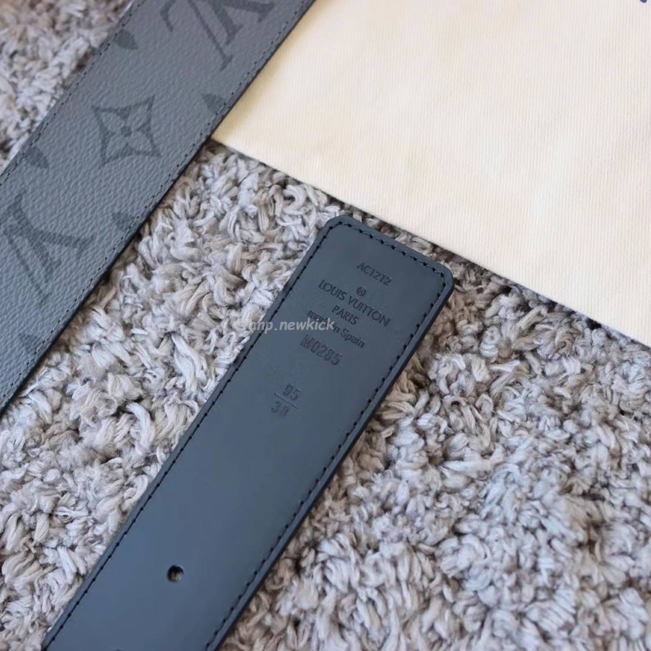 Louis Vuitton Reversible Belt Initiales Monogram Eclipse Reverse 40mm Gray M0285t (7) - www.newkick.vip Louis Vuitton Reversible Belt Initiales Monogram Eclipse Reverse 40mm Gray M0285t (7) - www.newkick.vip