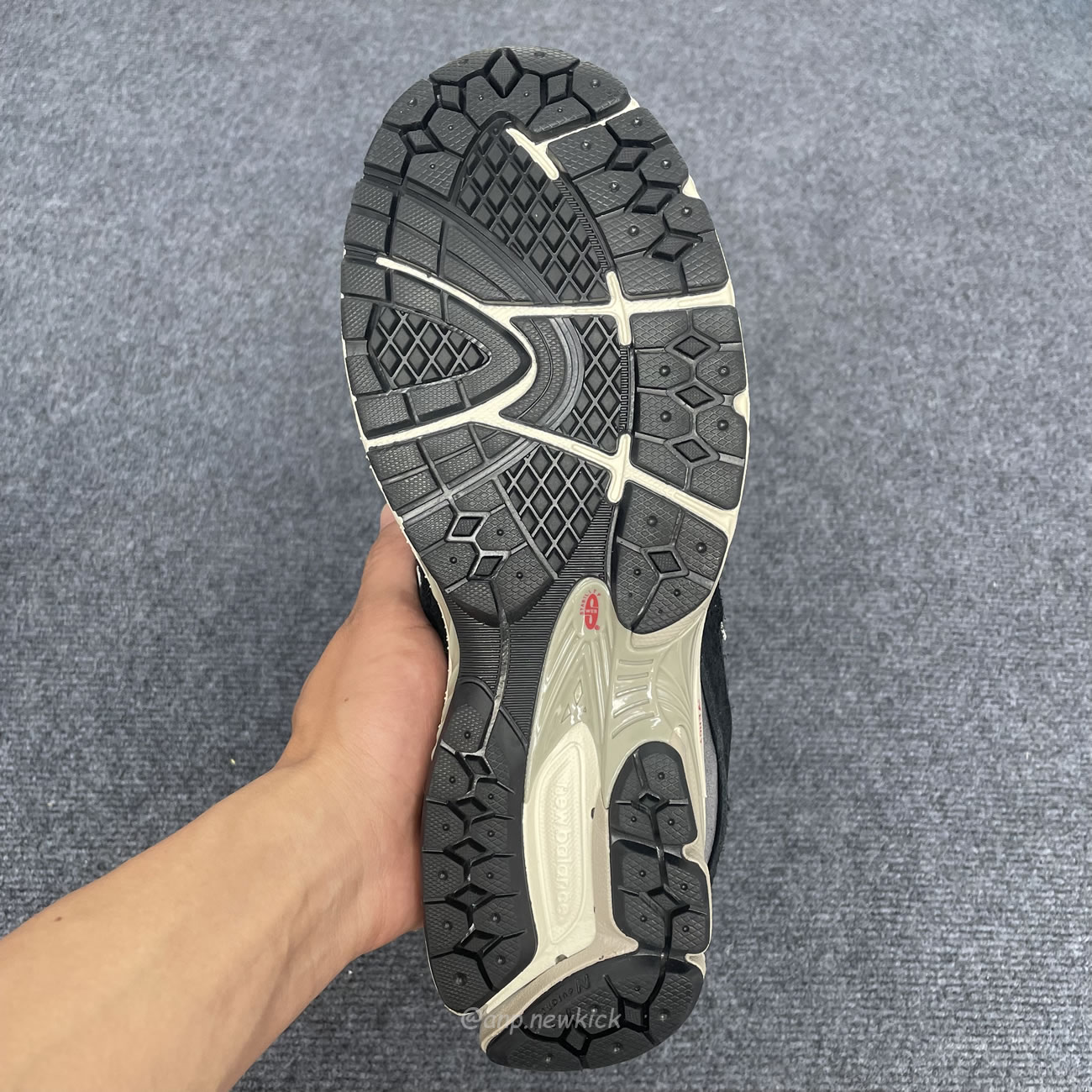 New Balance 2002r Protection Pack Black Grey M2002rdj (10) - www.newkick.vip