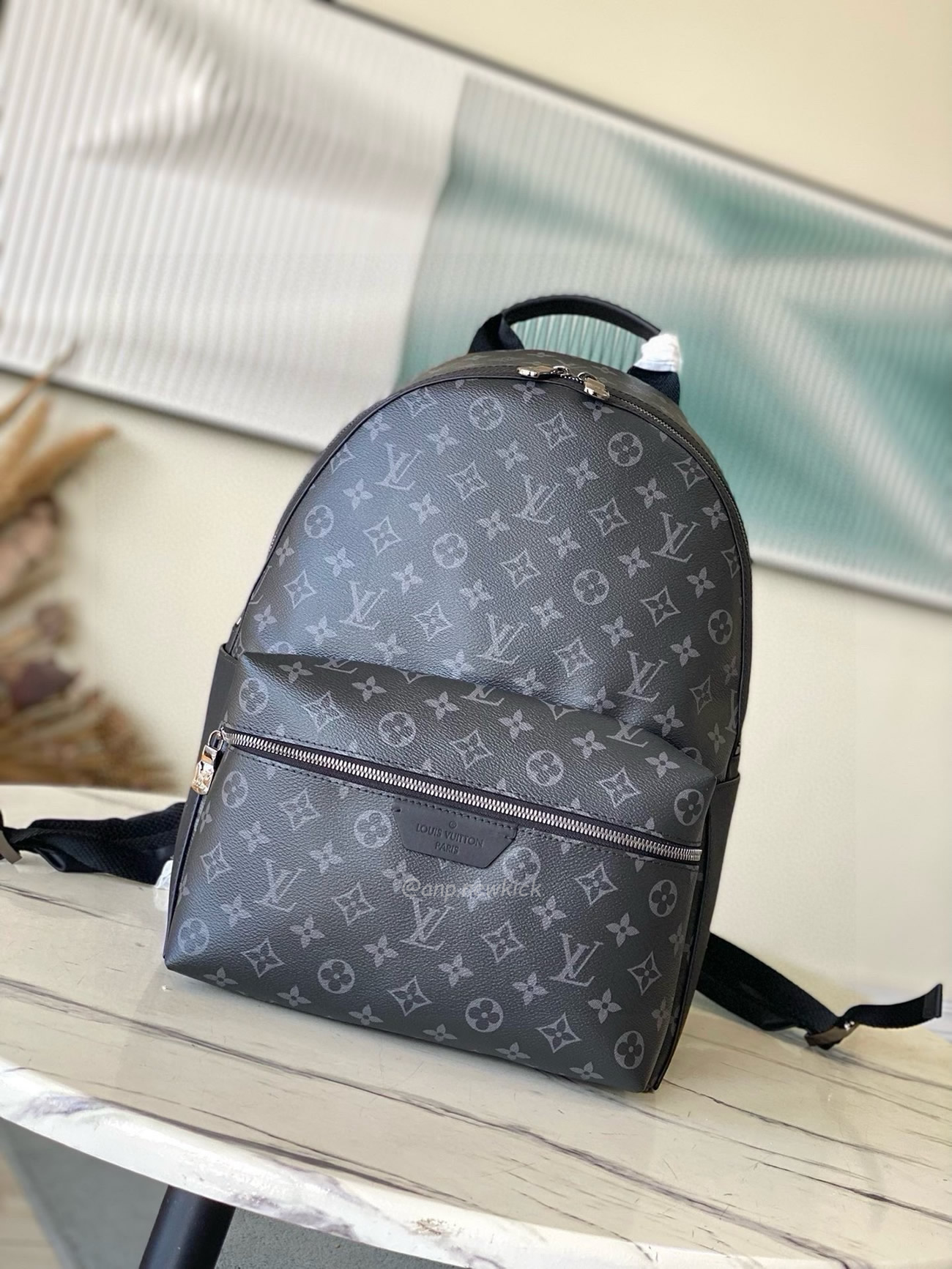 Louis Vuitton Discovery Pm Knapsack M22558 (2) - www.newkick.vip Louis Vuitton Discovery Pm Knapsack M22558 (2) - www.newkick.vip