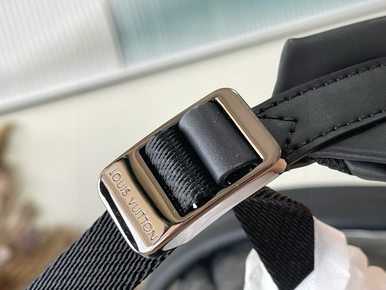 Louis Vuitton Discovery Pm Knapsack M22558 (4) - www.newkick.vip