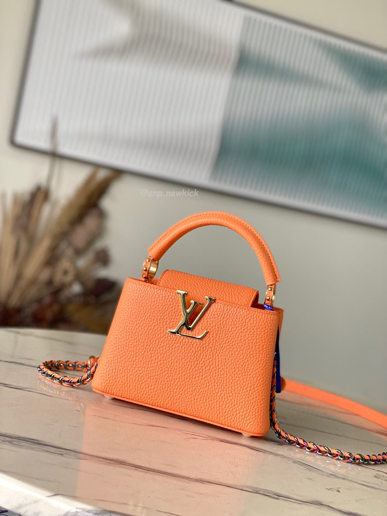 Louis Vuitton Capucines Mini M22606 (7) - www.newkick.vip