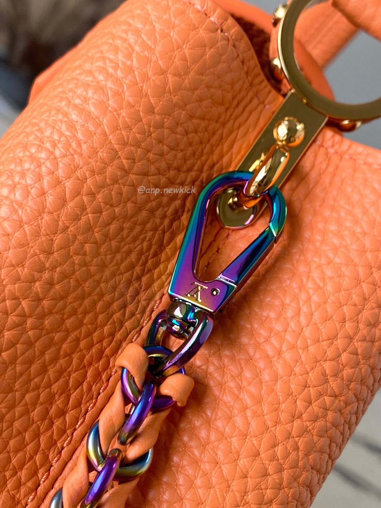 Louis Vuitton Capucines Mini M22606 (12) - www.newkick.vip