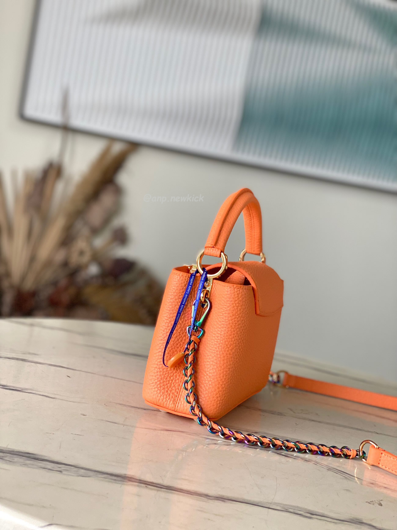 Louis Vuitton Capucines Mini M22606 (3) - www.newkick.vip