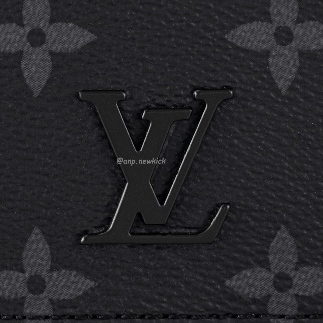 Louis Vuitton District Pm Monogram Eclipse M46255 (5) - www.newkick.vip