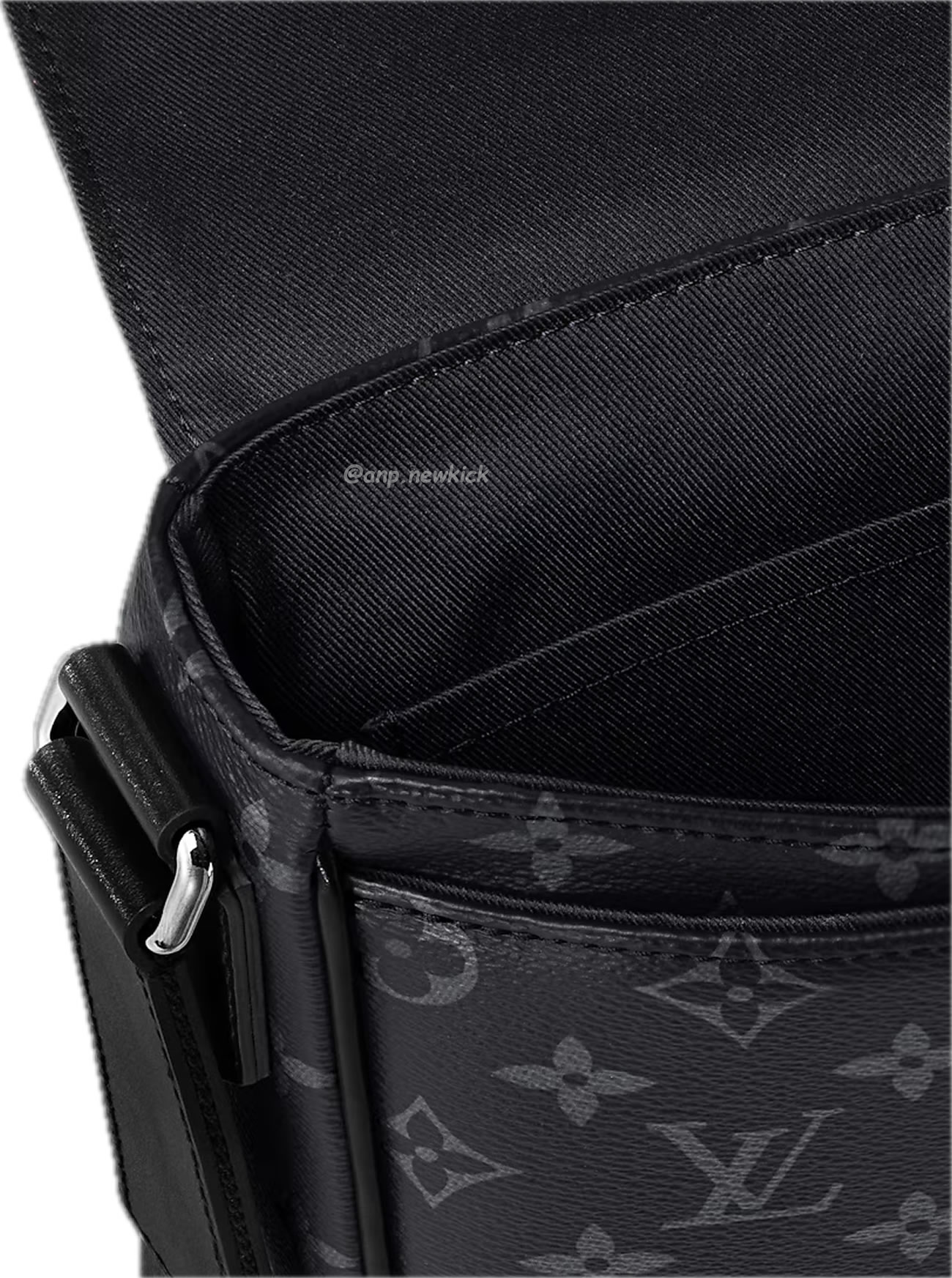 Louis Vuitton District Pm Monogram Eclipse M46255 (6) - www.newkick.vip