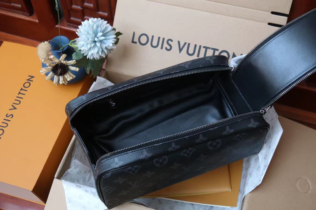 Louis Vuitton Dopp Kit M46354 (6) - www.newkick.vip Louis Vuitton Dopp Kit M46354 (6) - www.newkick.vip