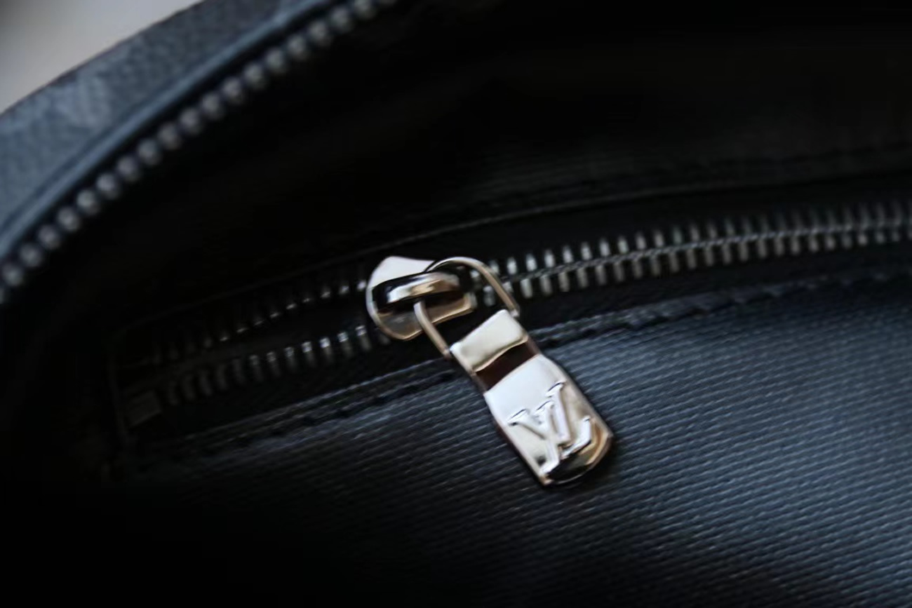 Louis Vuitton Dopp Kit M46354 (13) - www.newkick.vip