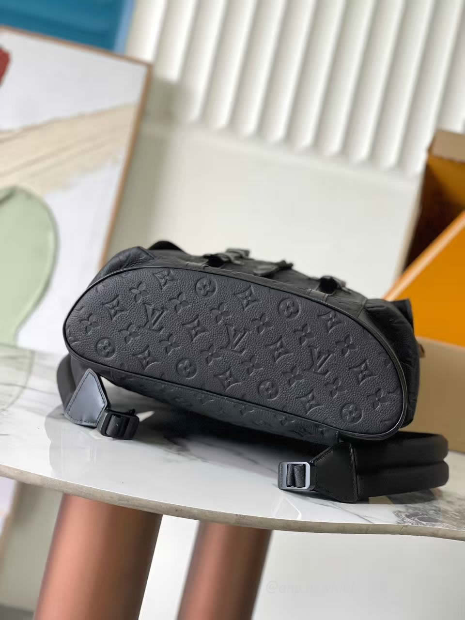 Louis Vuitton Lv Christopher Mm Monogram Taurillon Leather Lg   G90 M55699 (5) - www.newkick.vip