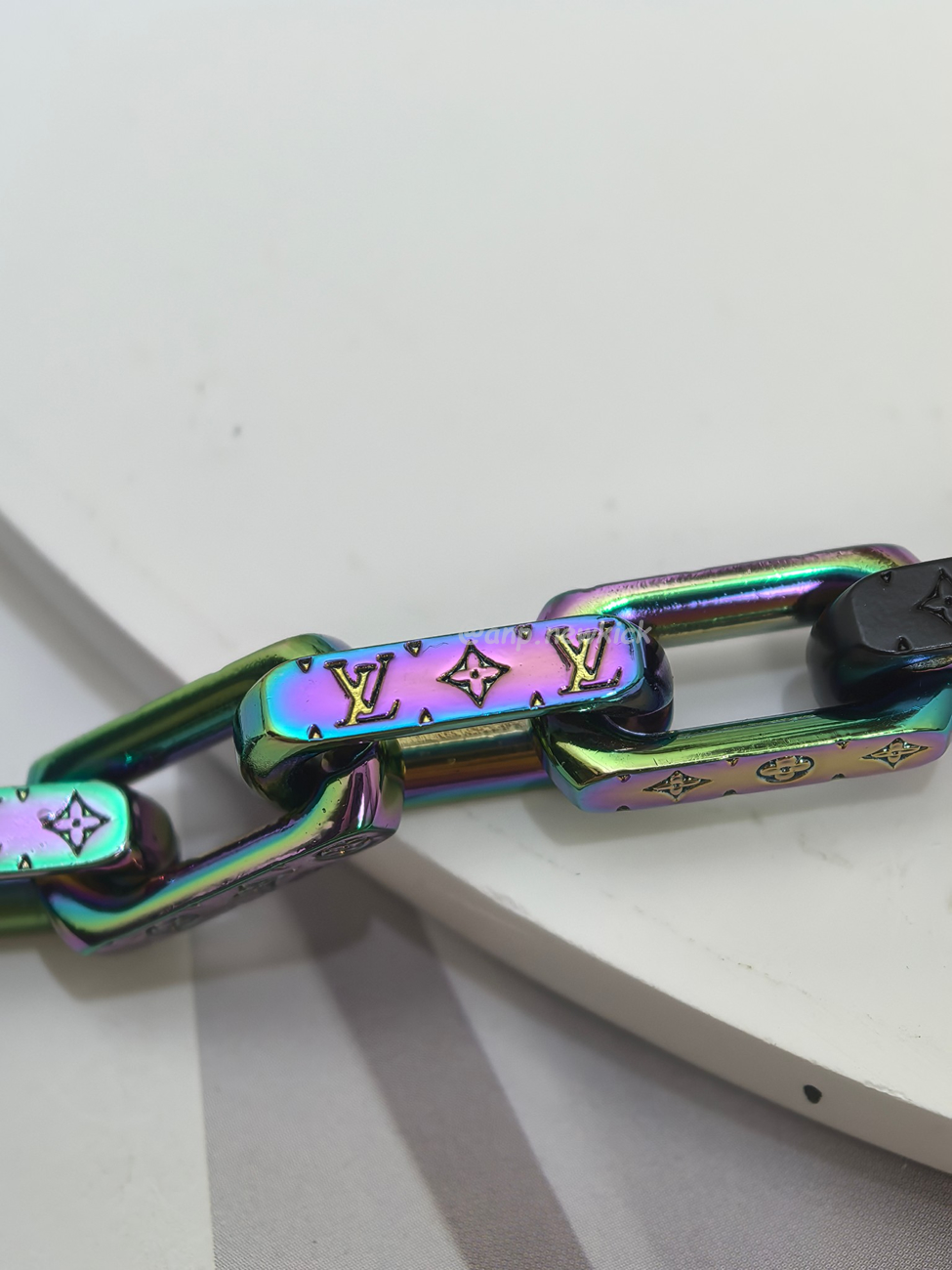 Louis Vuitton Chain Bracelet Engraved Monogram Colors Black Gold Multicolor M68242 (3) - www.newkick.vip