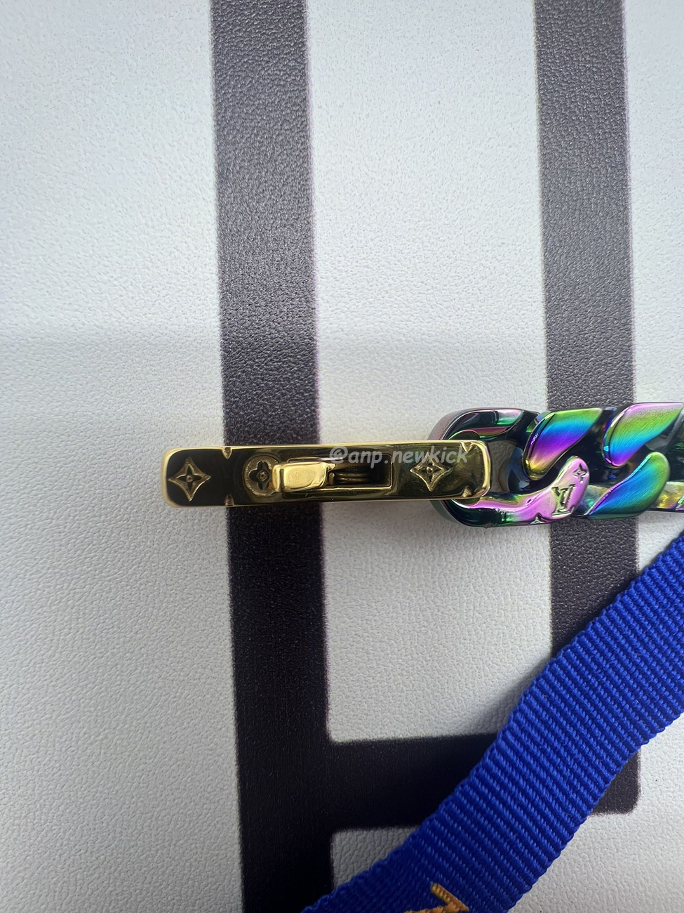 Louis Vuitton Chain Monogram Colors Black Gold Multicolor (5) - www.newkick.vip Louis Vuitton Chain Monogram Colors Black Gold Multicolor (5) - www.newkick.vip