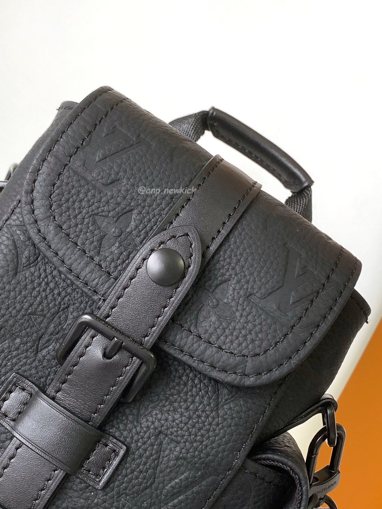 Louis Vuitton Nano Christopher M83164 (13) - www.newkick.vip Louis Vuitton Nano Christopher M83164 (13) - www.newkick.vip