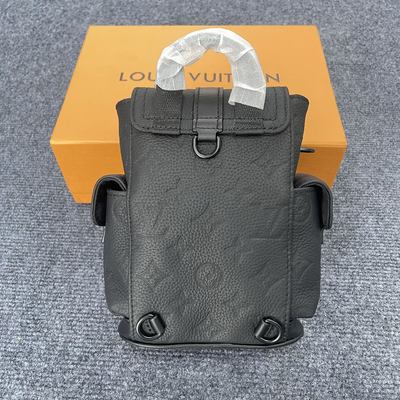 Louis Vuitton Nano Christopher M83164 (15) - www.newkick.vip Louis Vuitton Nano Christopher M83164 (15) - www.newkick.vip
