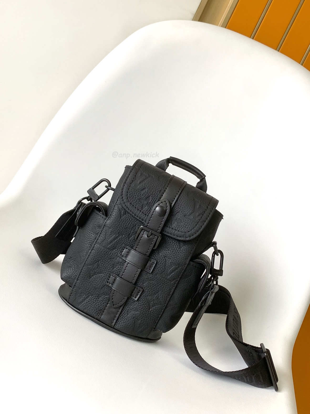 Louis Vuitton Nano Christopher M83164 (2) - www.newkick.vip Louis Vuitton Nano Christopher M83164 (2) - www.newkick.vip