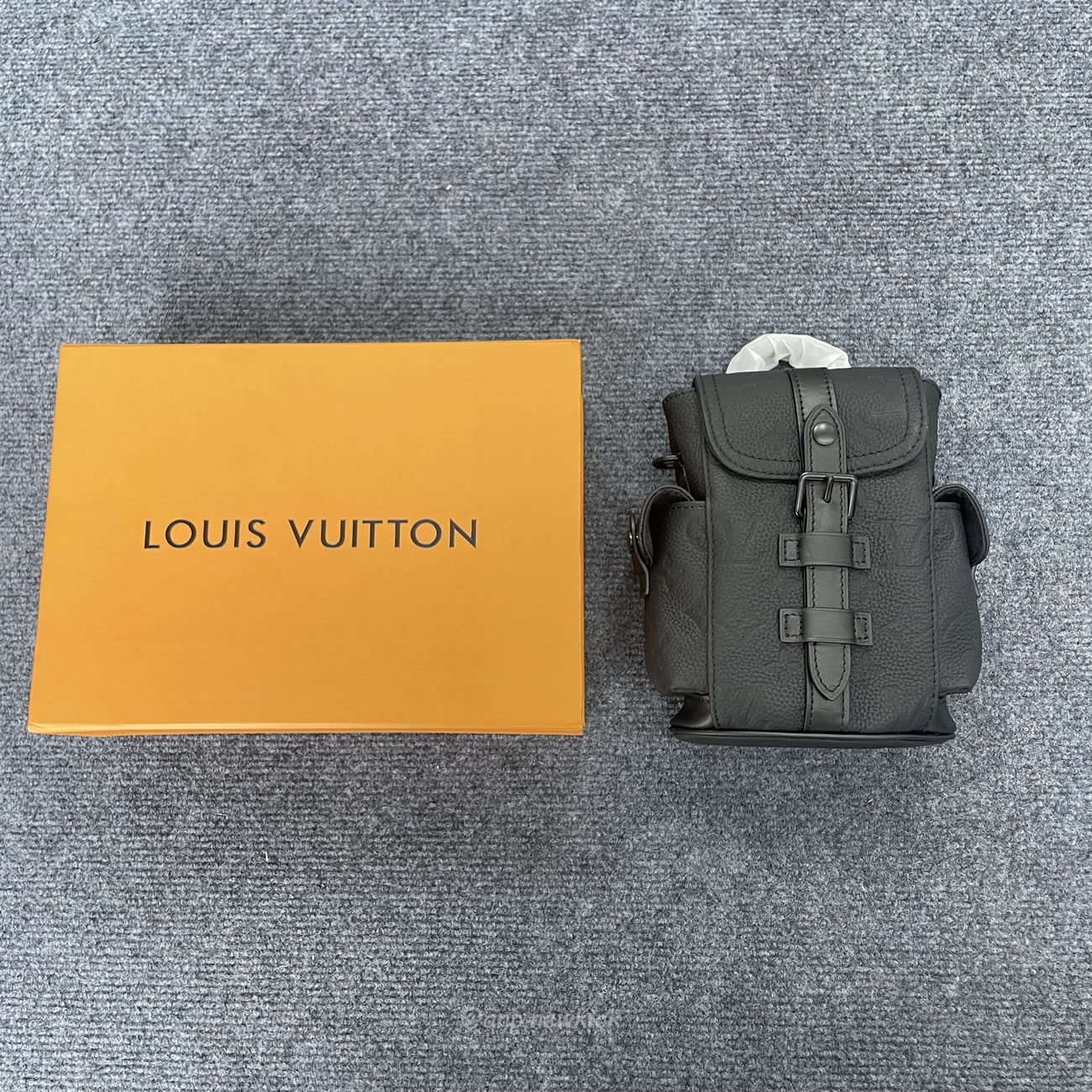 Louis Vuitton Nano Christopher M83164 (6) - www.newkick.vip Louis Vuitton Nano Christopher M83164 (6) - www.newkick.vip