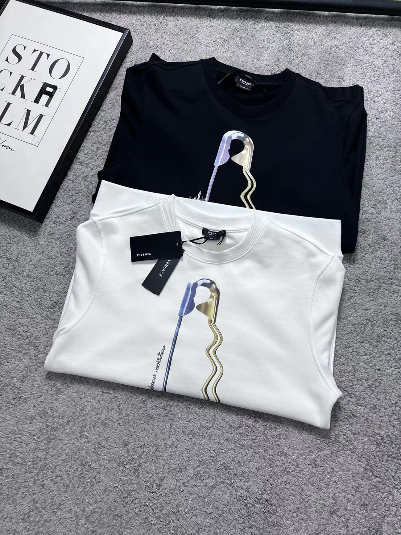 Versace Pattern Medusa Logo Printed Cotton T Shirt (18) - www.newkick.vip Versace Pattern Medusa Logo Printed Cotton T Shirt (18) - www.newkick.vip