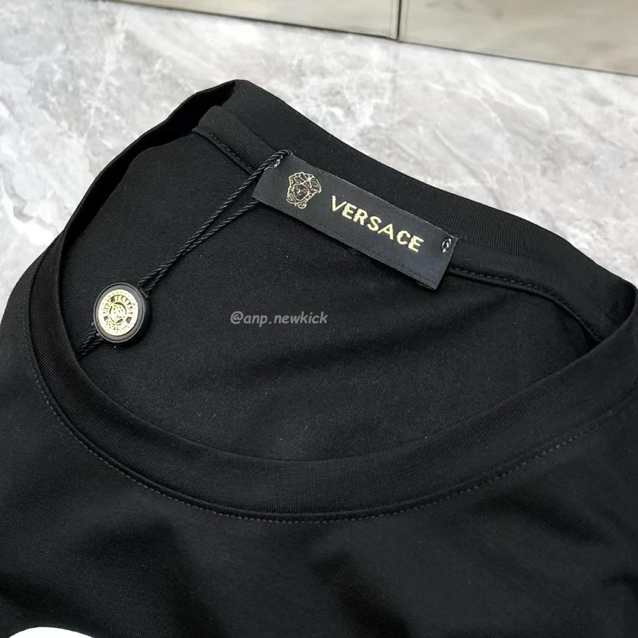 Versace Pattern Medusa Logo Printed Cotton T Shirt (3) - www.newkick.vip Versace Pattern Medusa Logo Printed Cotton T Shirt (3) - www.newkick.vip