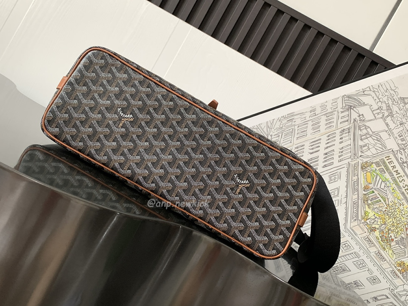 Goyard Capetien Medium Size Messenger Bag (15) - www.newkick.vip Goyard Capetien Medium Size Messenger Bag (15) - www.newkick.vip