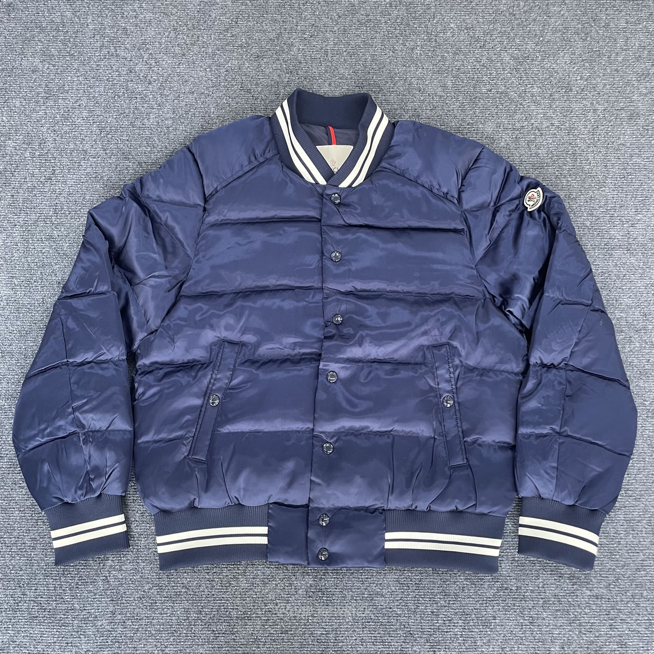 Moncler Dives Down Bomber Jacket (7) - www.newkick.vip Moncler Dives Down Bomber Jacket (7) - www.newkick.vip
