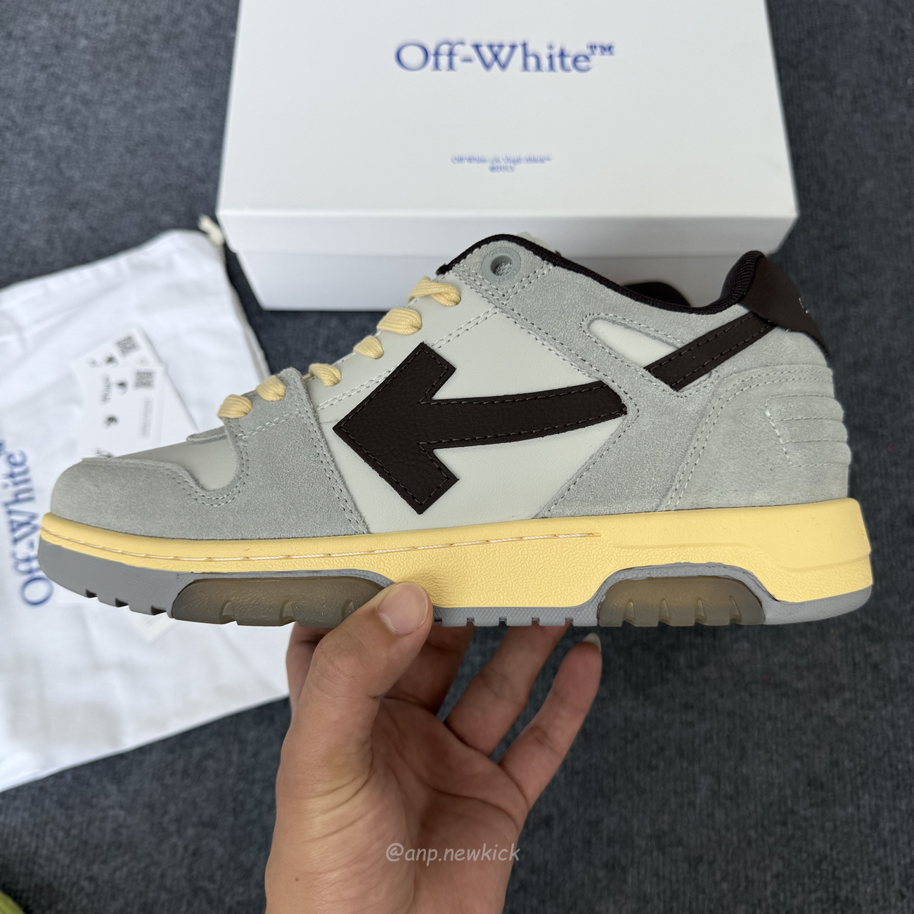 Off White Out Of Office Ooo Low Tops Light Grey Anthracite Omia189s24lea0110511 (4) - www.newkick.vip