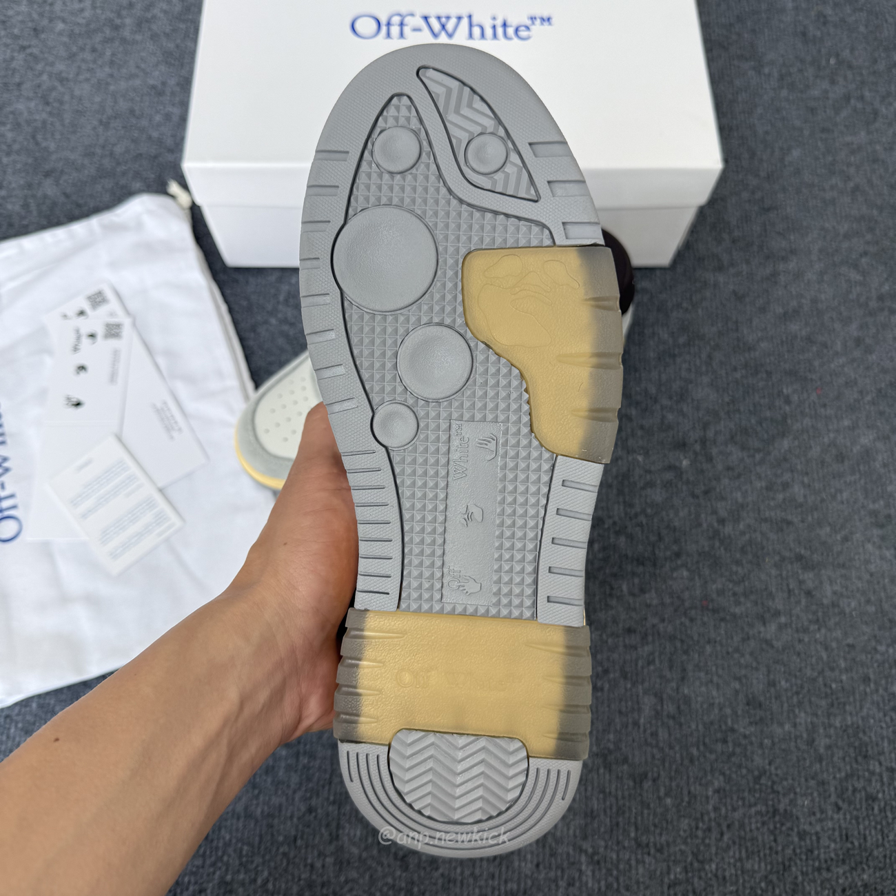 Off White Out Of Office Ooo Low Tops Light Grey Anthracite Omia189s24lea0110511 (7) - www.newkick.vip