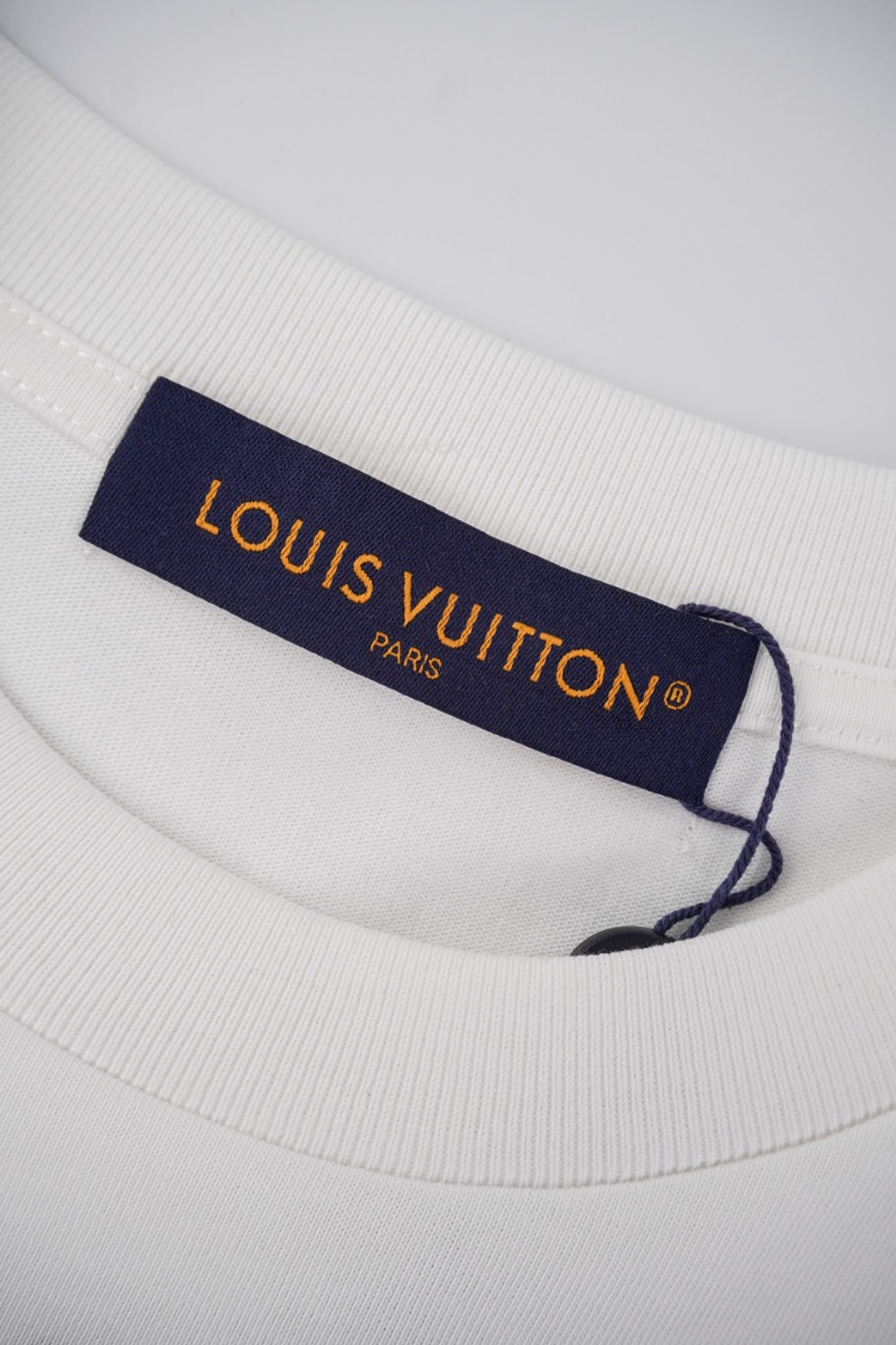 Louis Vuitton 24 Fw Pocket T Shirt (5) - www.newkick.vip Louis Vuitton 24 Fw Pocket T Shirt (5) - www.newkick.vip