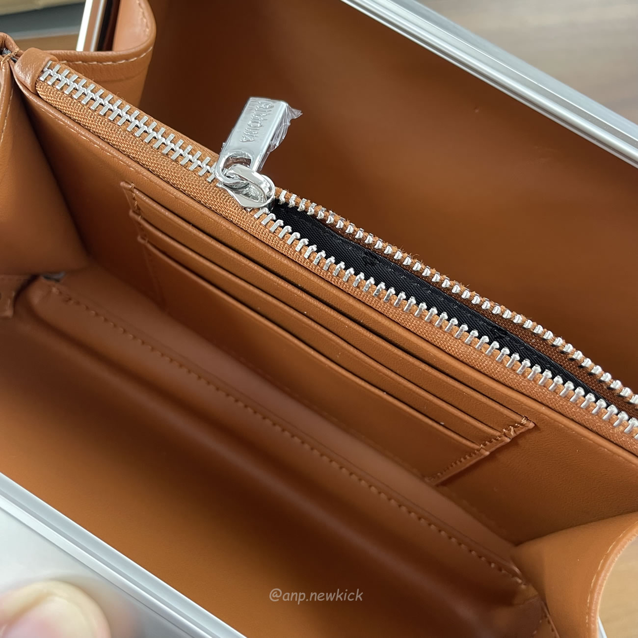 Rimowa Aluminium Silver Cross Body Bag (11) - www.newkick.vip Rimowa Aluminium Silver Cross Body Bag (11) - www.newkick.vip