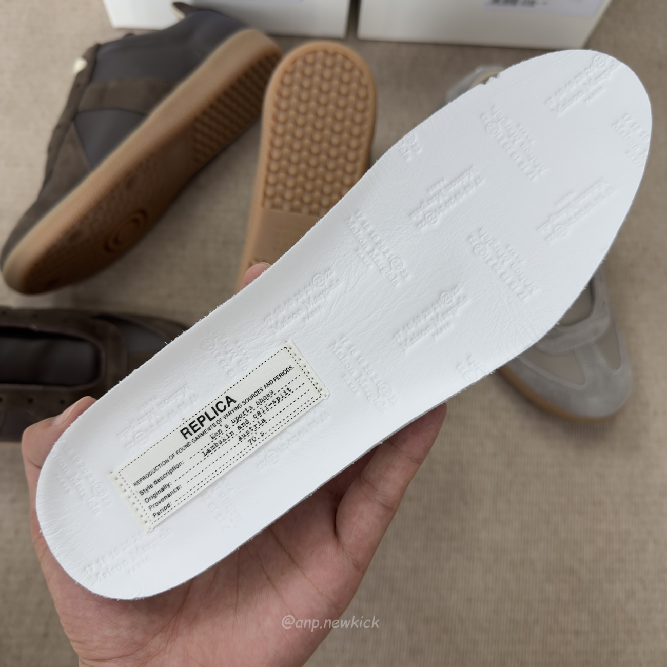Maison Margiela Replica Ghost Grey Dark Brown S57ws0236 P1895 T8147 (10) - www.newkick.vip Maison Margiela Replica Ghost Grey Dark Brown S57ws0236 P1895 T8147 (10) - www.newkick.vip