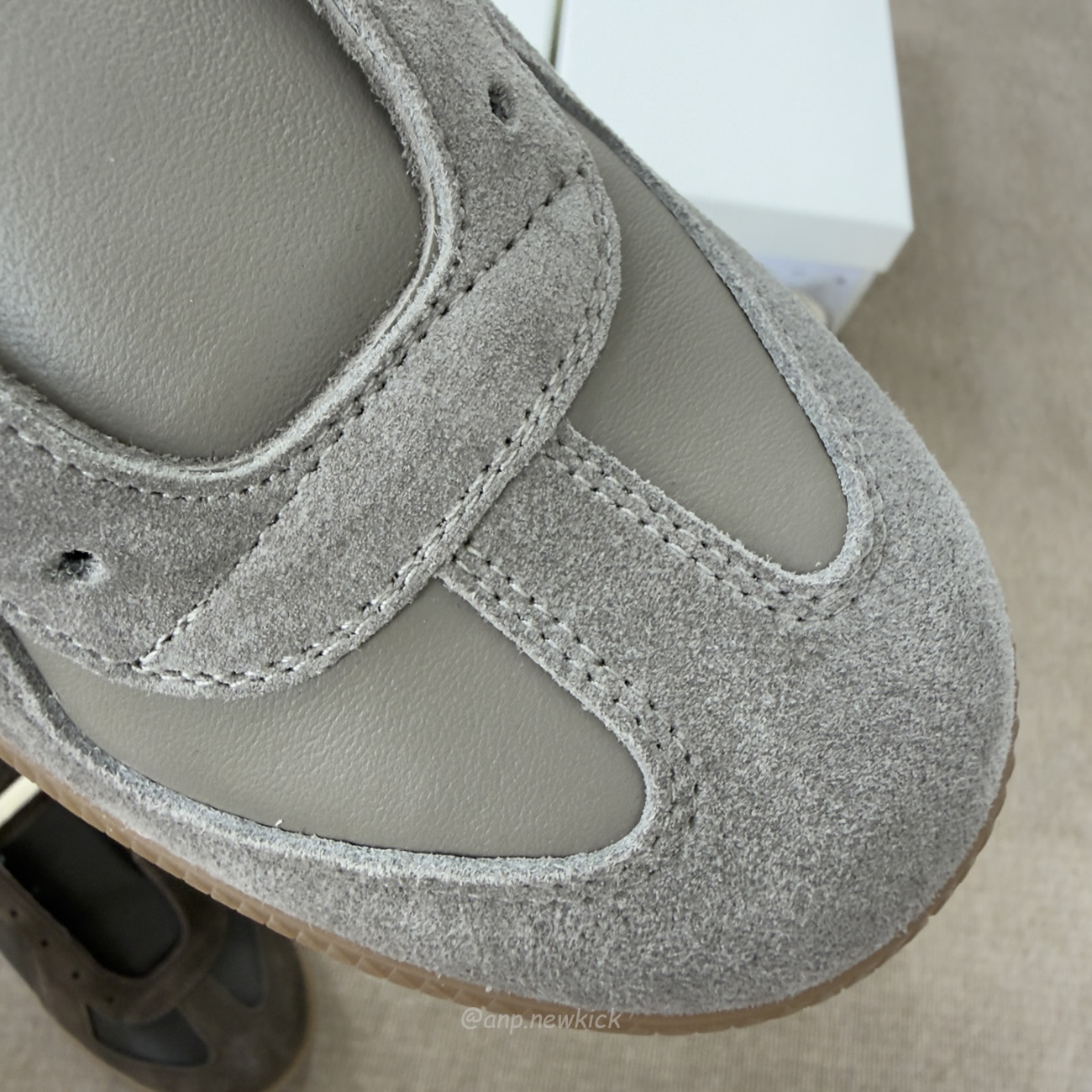 Maison Margiela Replica Ghost Grey Dark Brown S57ws0236 P1895 T8147 (3) - www.newkick.vip Maison Margiela Replica Ghost Grey Dark Brown S57ws0236 P1895 T8147 (3) - www.newkick.vip