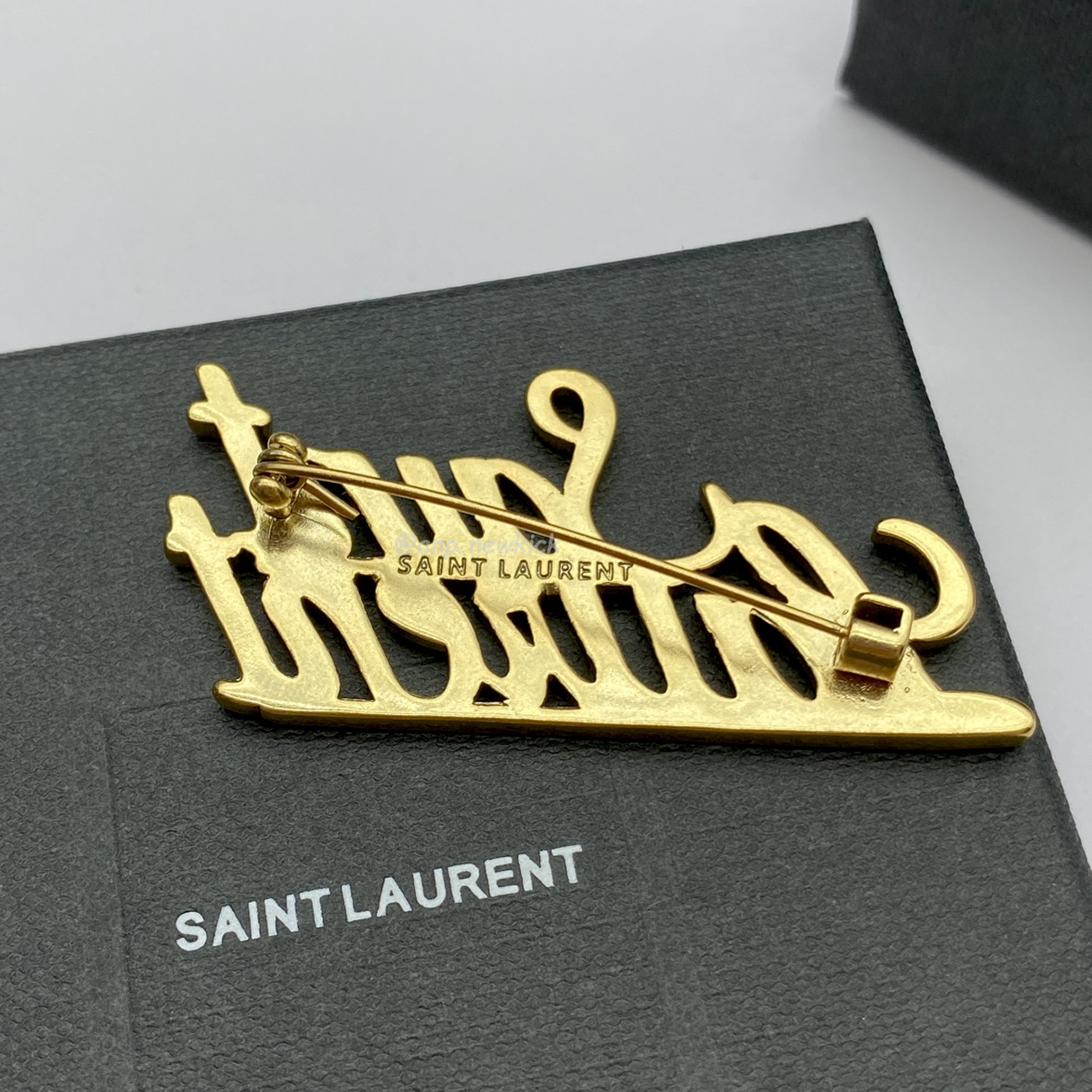 Saint Laurent Paris Saint Laurent Logo Brooch (7) - www.newkick.vip Saint Laurent Paris Saint Laurent Logo Brooch (7) - www.newkick.vip