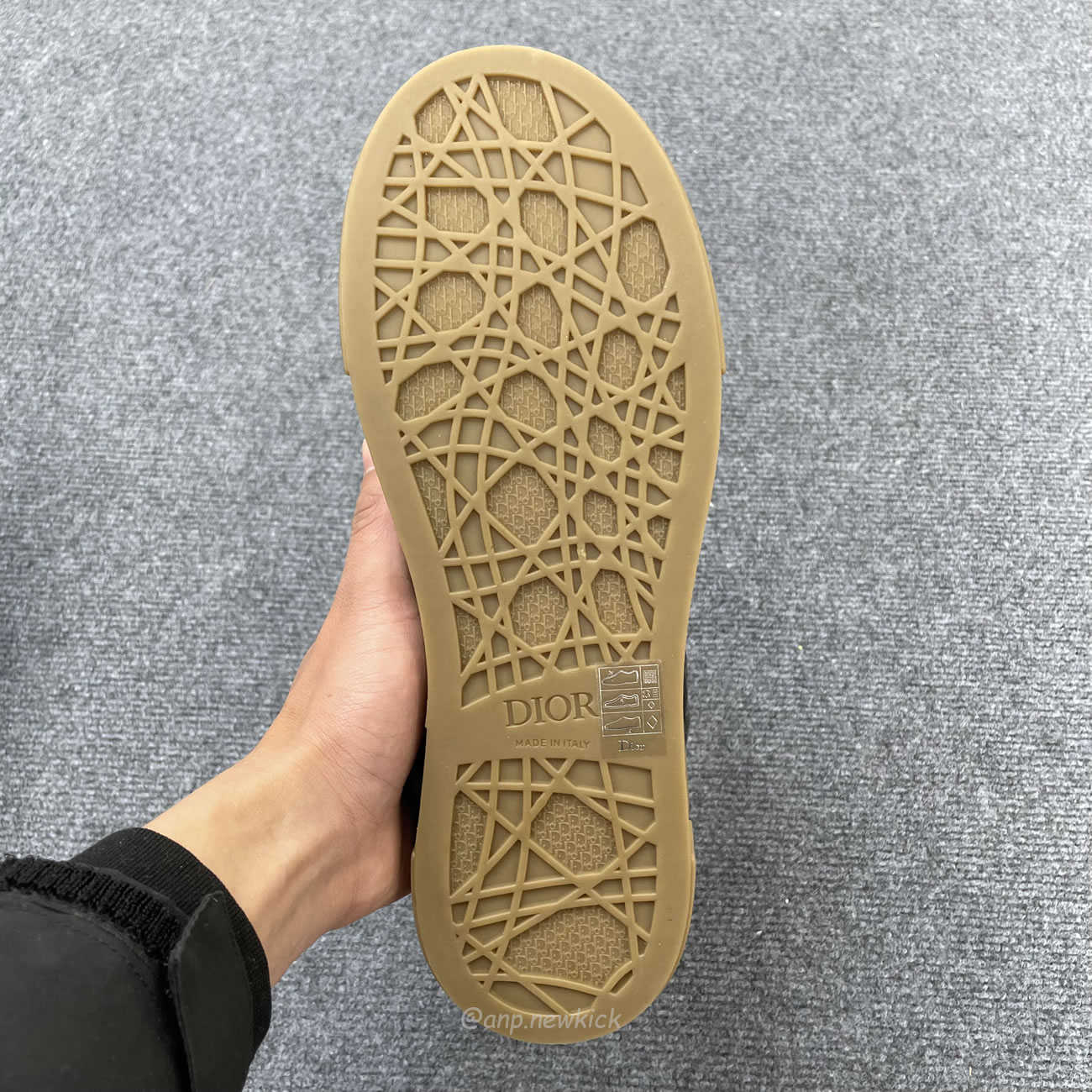 Dior X Stone Island B33 2024 Sneaker (5) - www.newkick.vip