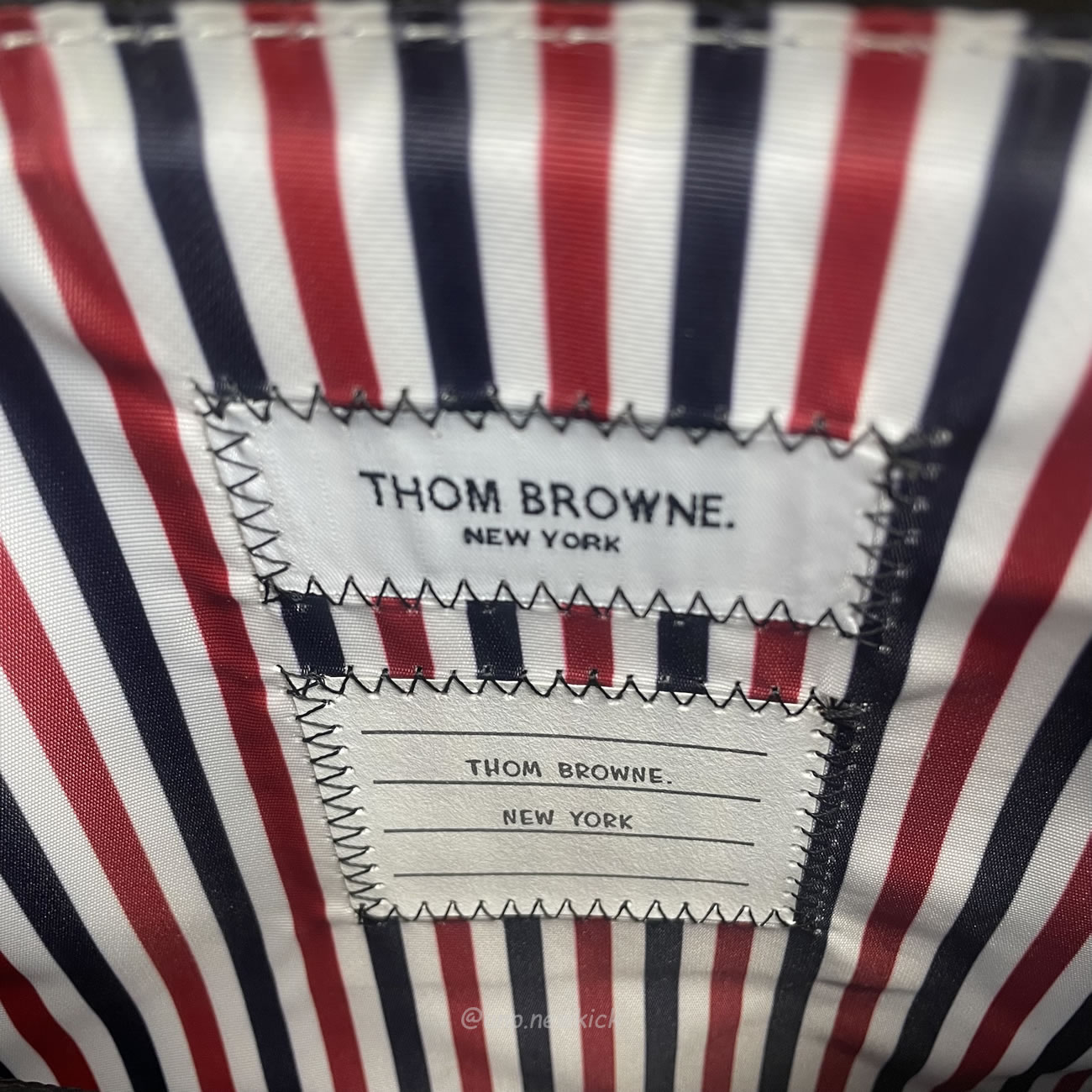 Thom Browne Logo Stamp Leather Document Holder (3) - www.newkick.vip Thom Browne Logo Stamp Leather Document Holder (3) - www.newkick.vip