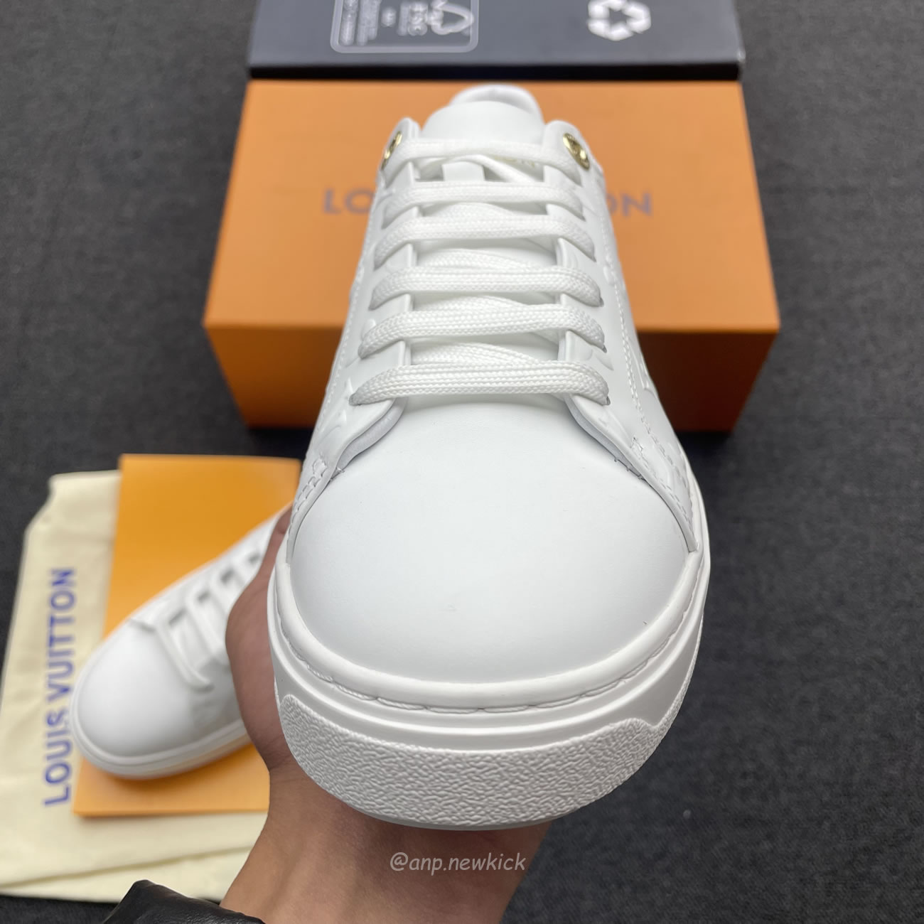Louis Vuitton Time Out Debossed Monogram Leather White (3) - www.newkick.vip Louis Vuitton Time Out Debossed Monogram Leather White (3) - www.newkick.vip