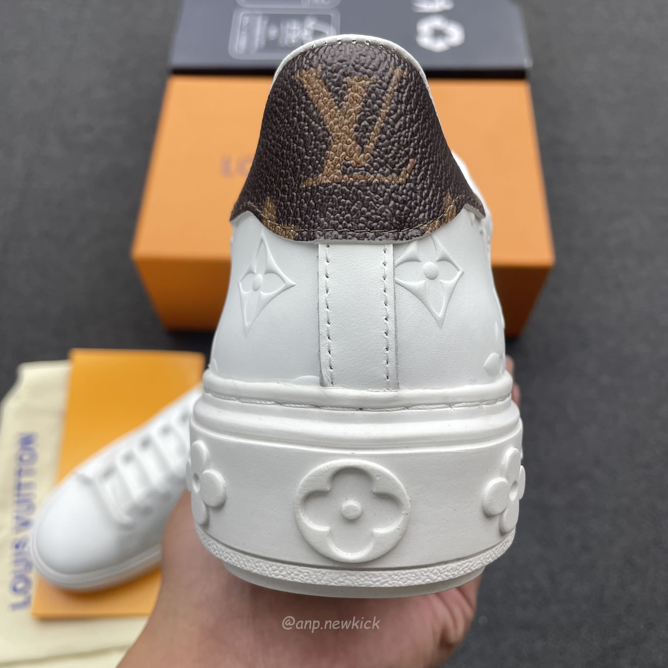 Louis Vuitton Time Out Debossed Monogram Leather White (4) - www.newkick.vip Louis Vuitton Time Out Debossed Monogram Leather White (4) - www.newkick.vip