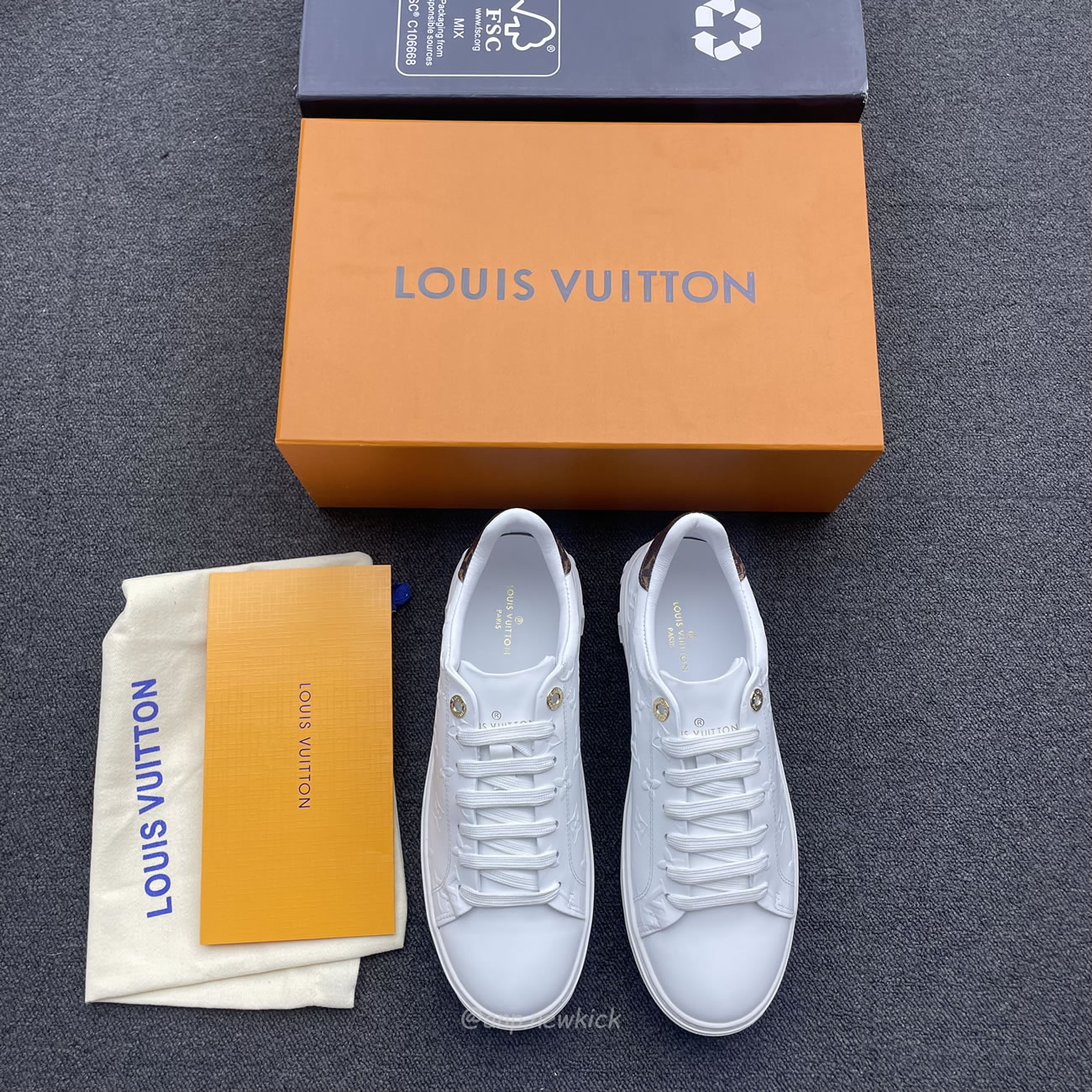 Louis Vuitton Time Out Debossed Monogram Leather White (5) - www.newkick.vip Louis Vuitton Time Out Debossed Monogram Leather White (5) - www.newkick.vip