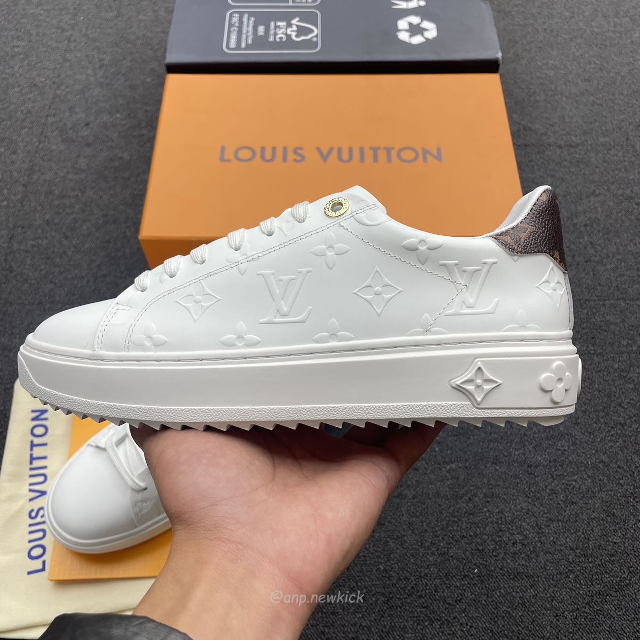 Louis Vuitton Time Out Debossed Monogram Leather White (6) - www.newkick.vip Louis Vuitton Time Out Debossed Monogram Leather White (6) - www.newkick.vip