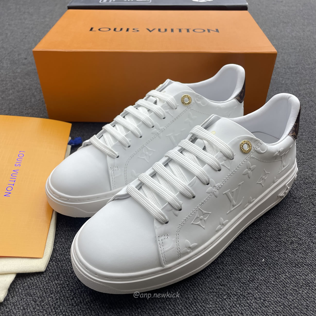 Louis Vuitton Time Out Debossed Monogram Leather White (8) - www.newkick.vip Louis Vuitton Time Out Debossed Monogram Leather White (8) - www.newkick.vip