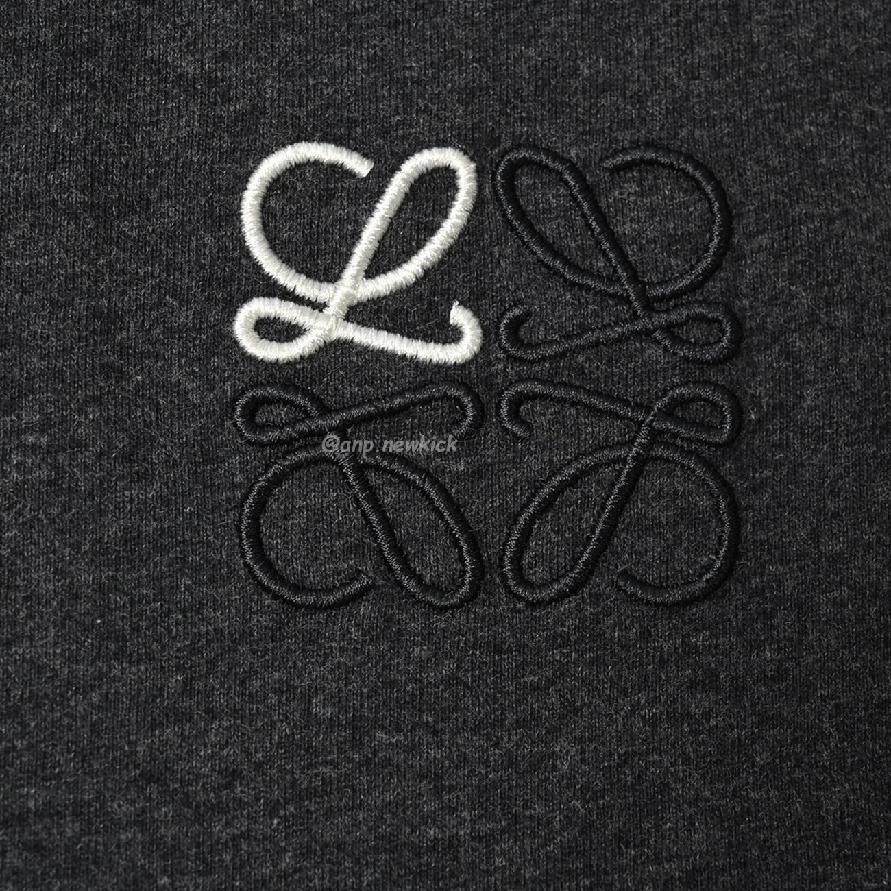 Loewe 24ss Two Tone Embroidered Logo Dark Gray Short Sleeved T Shirt (8) - www.newkick.vip Loewe 24ss Two Tone Embroidered Logo Dark Gray Short Sleeved T Shirt (8) - www.newkick.vip