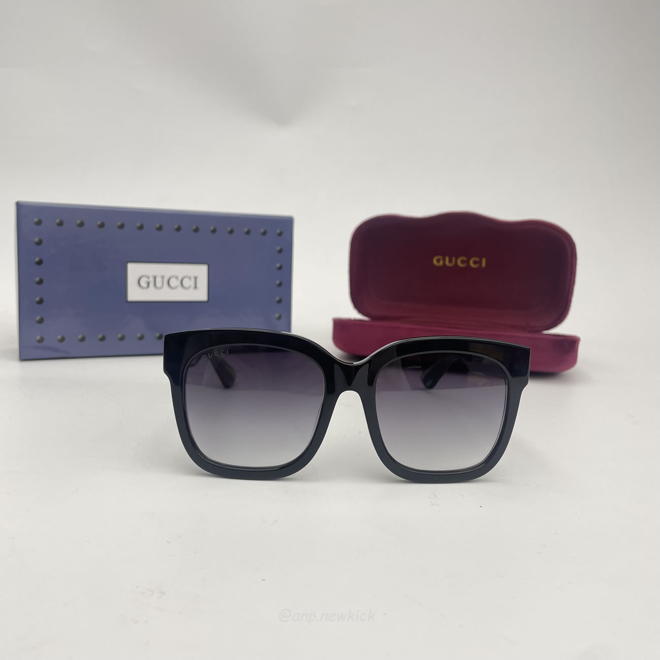 Gucci Glittered Oversized Rectangular Universal Fit Sunglasses Black Green Red (6) - www.newkick.vip