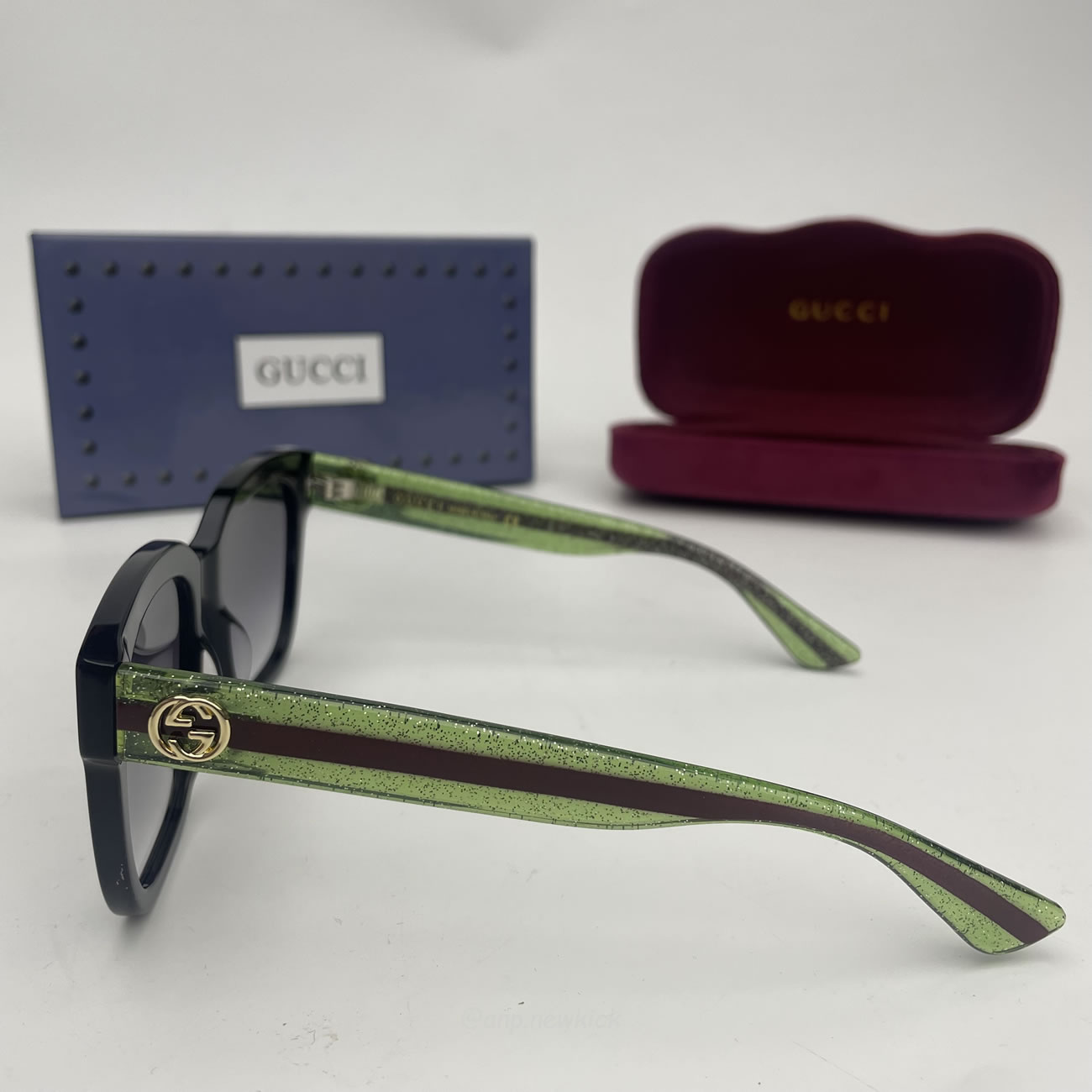 Gucci Glittered Oversized Rectangular Universal Fit Sunglasses Black Green Red (7) - www.newkick.vip