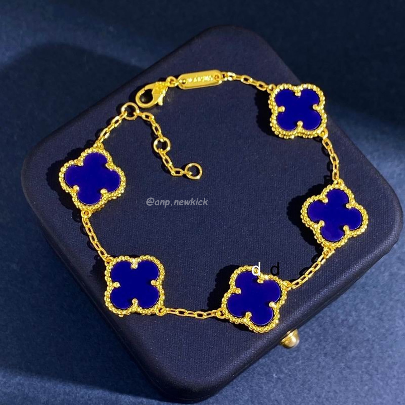 Van Cleef 18k Golden Bracelet (3) - www.newkick.vip