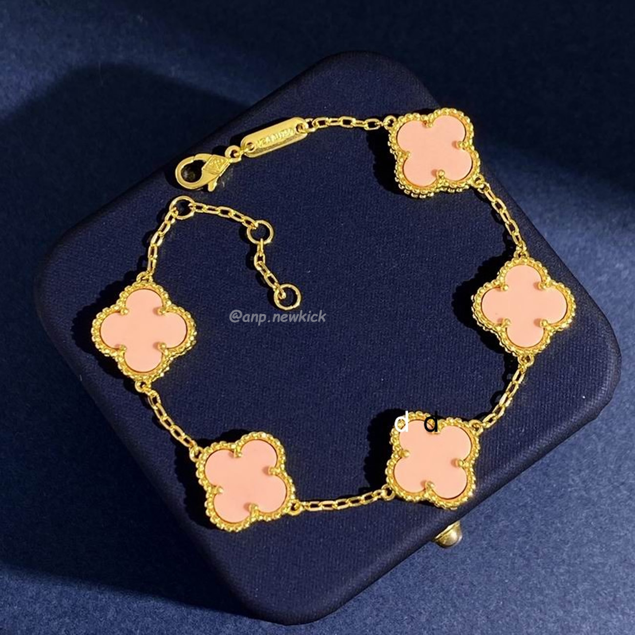 Van Cleef 18k Golden Bracelet (7) - www.newkick.vip