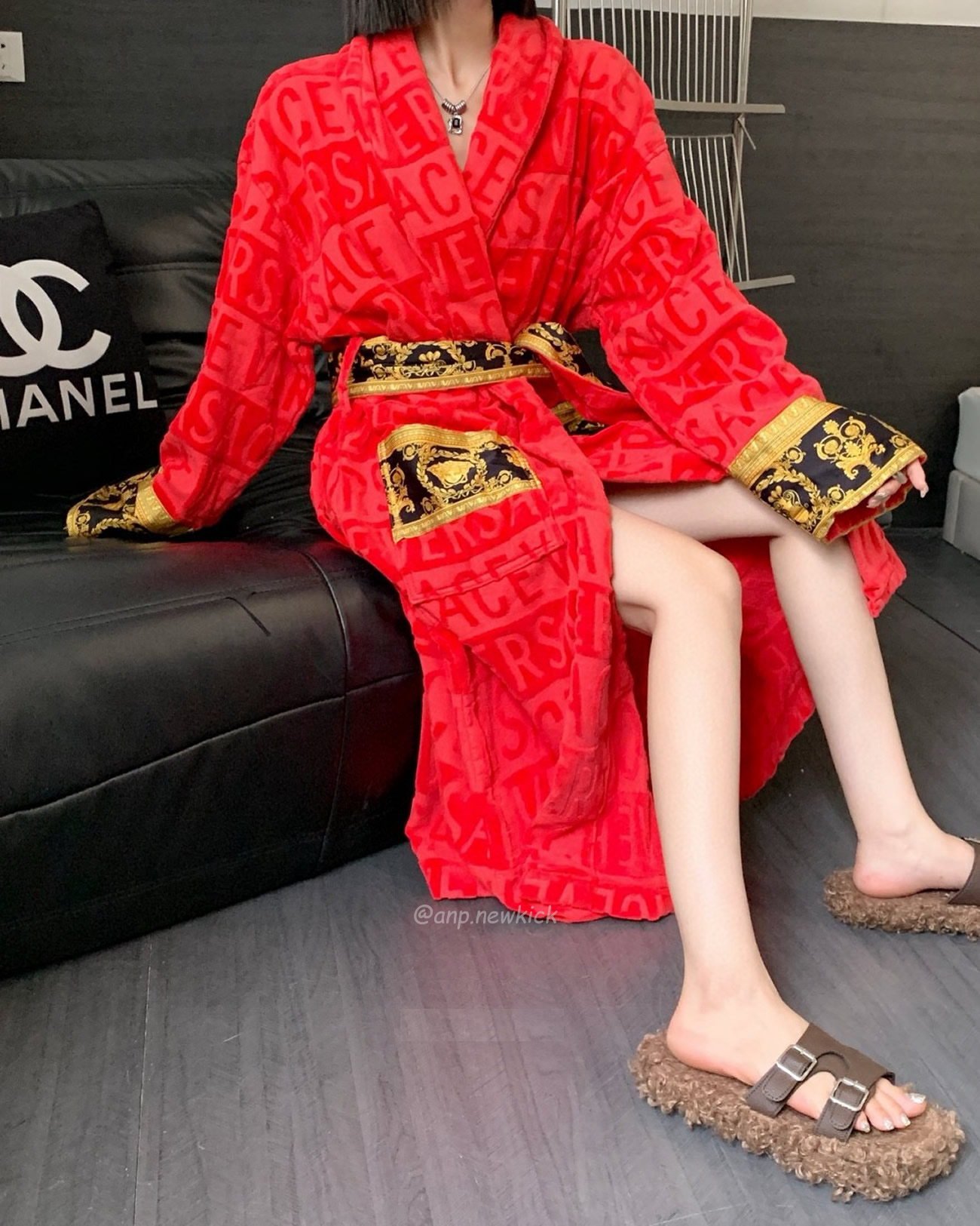 Versace Baroque Logo Jacquard Cotton Bathrobe (16) - www.newkick.vip Versace Baroque Logo Jacquard Cotton Bathrobe (16) - www.newkick.vip
