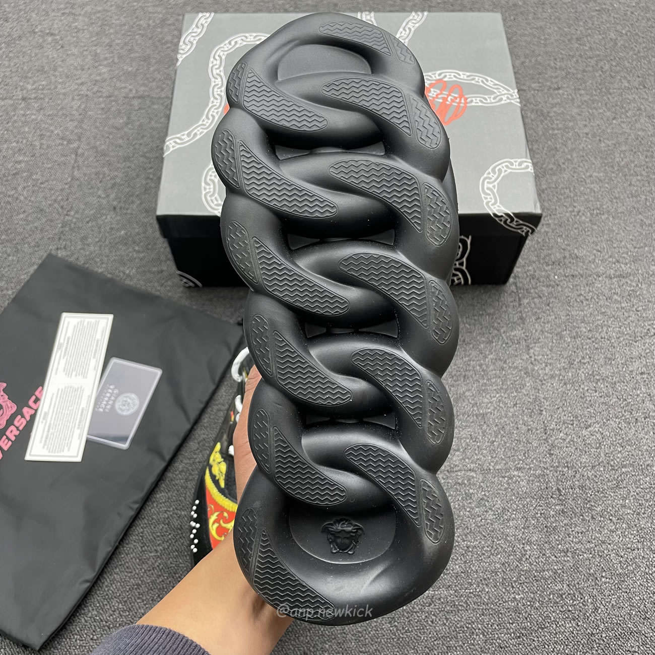 Versace Chain Reaction Sneaker (10) - www.newkick.vip