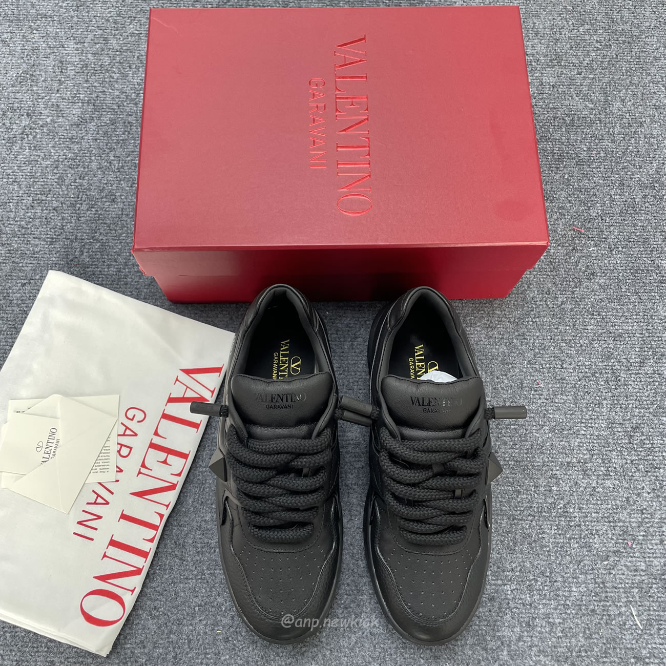 Valentino Garavani One Stud Mens Sneakers (5) - www.newkick.vip