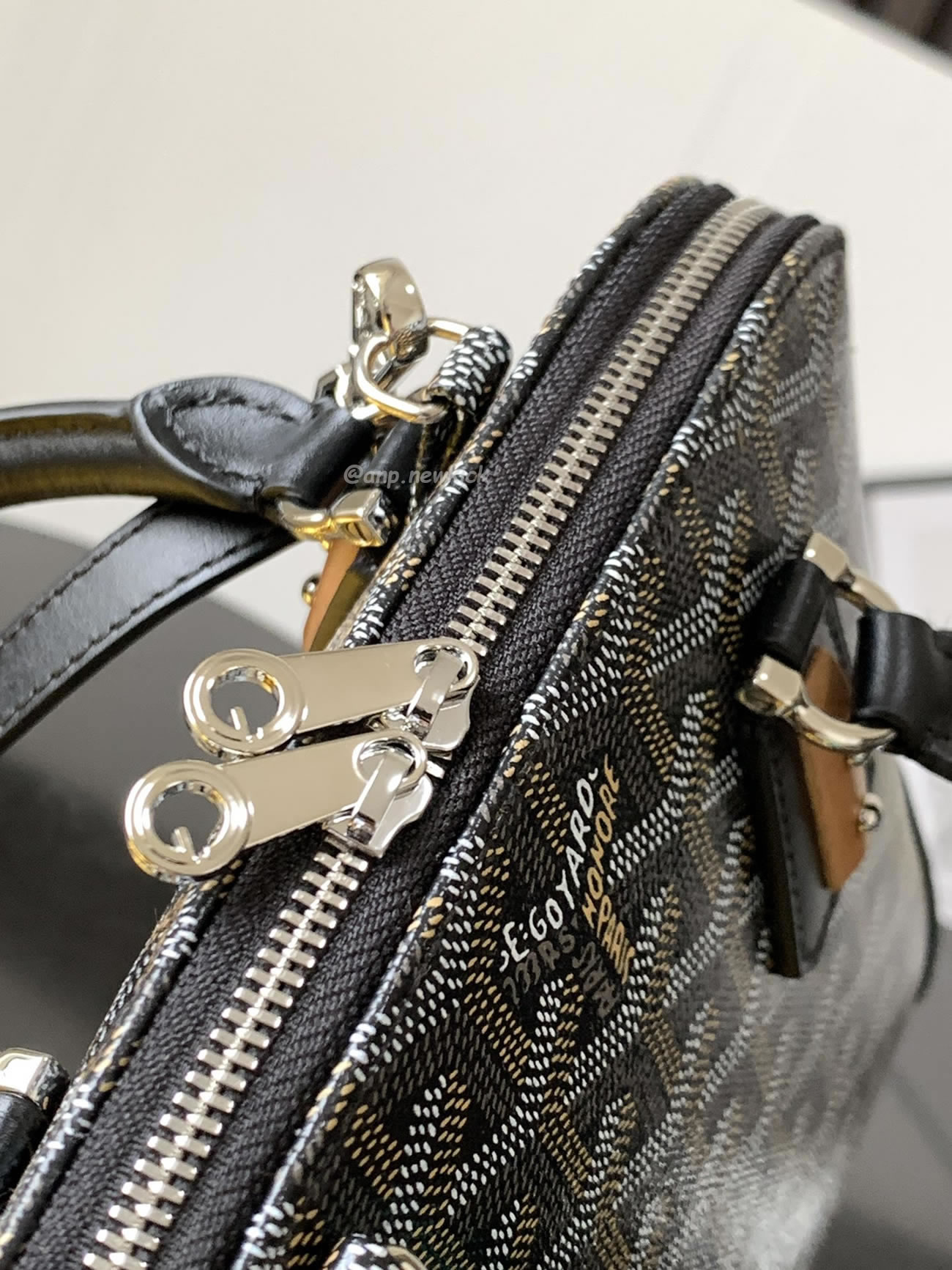 Goyard Vendôme Mini Bag 18.5 Cm X 10.5 Cm X 23 Cm (17) - www.newkick.vip Goyard Vendôme Mini Bag 18.5 Cm X 10.5 Cm X 23 Cm (17) - www.newkick.vip
