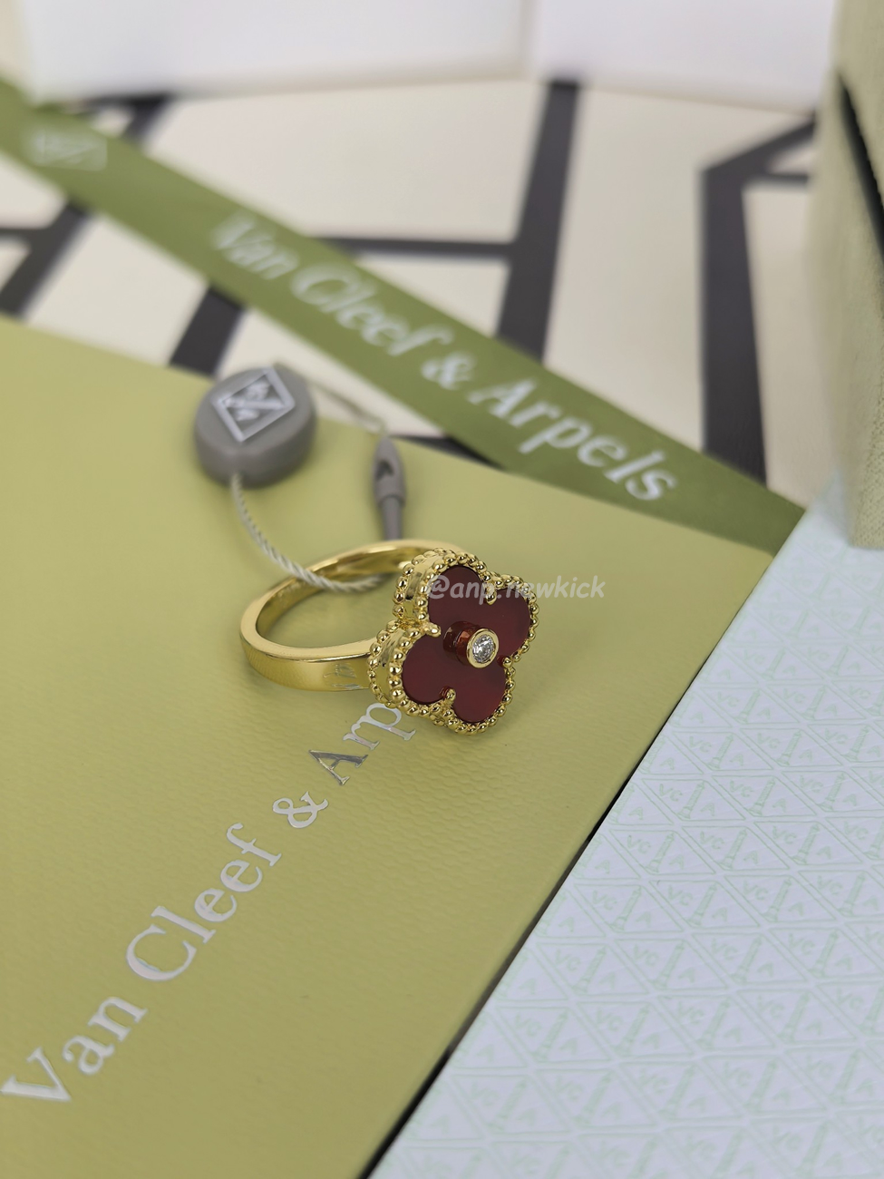 Vintage Alhambra Ring (2) - www.newkick.vip Vintage Alhambra Ring (2) - www.newkick.vip