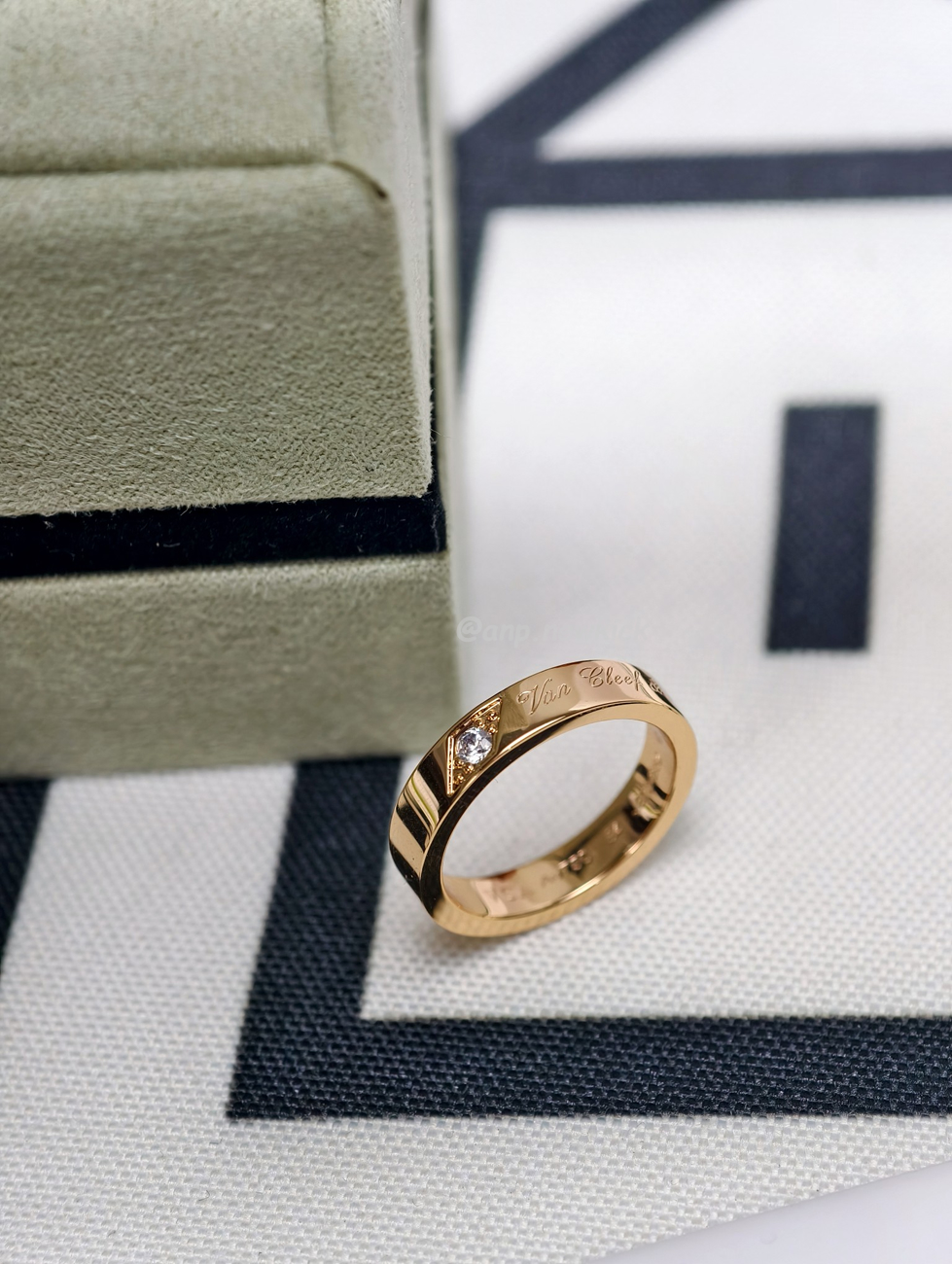 Vintage Alhambra Ring (9) - www.newkick.vip Vintage Alhambra Ring (9) - www.newkick.vip