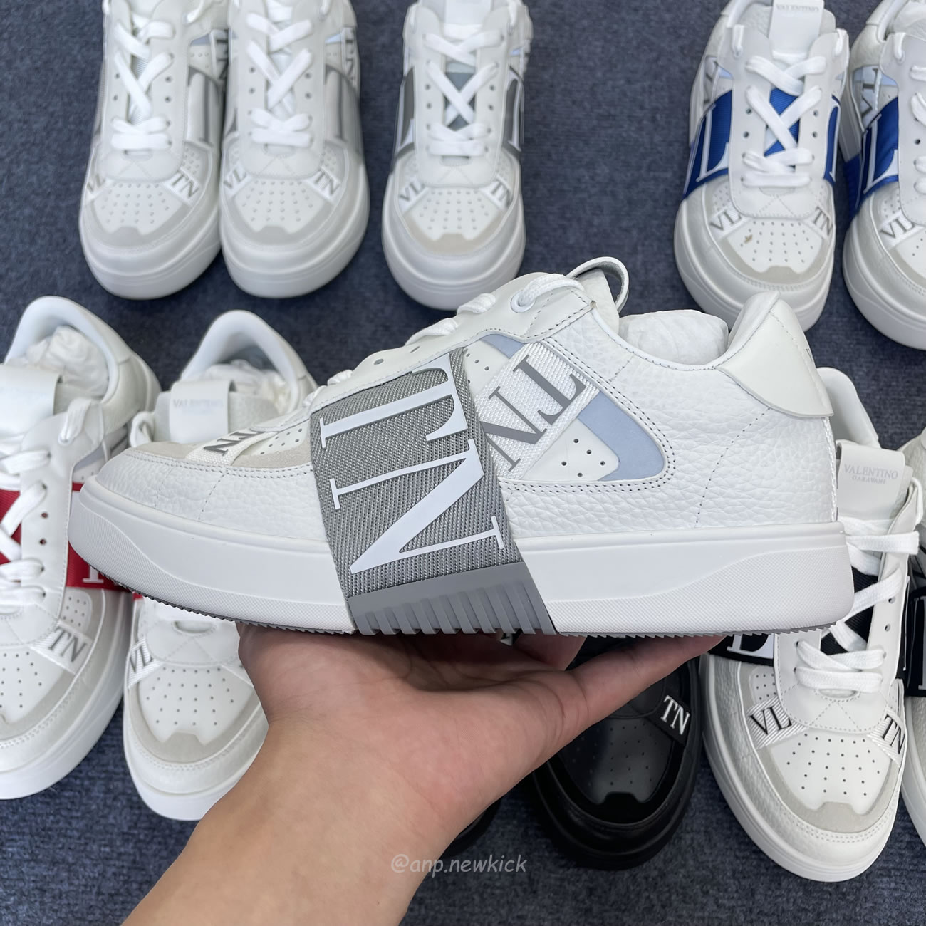 Valentino Garavani Vl7n Sneaker Low Top White Black Grey Red Blue Ys0c58wrq 24p (18) - www.newkick.vip